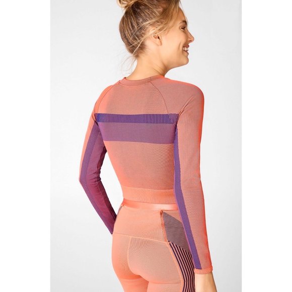 Fabletics | Cropped Seamless Long Sleeve - Picture 3 of 3